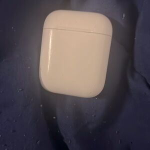 Need earphones I will clean them once someone buy them